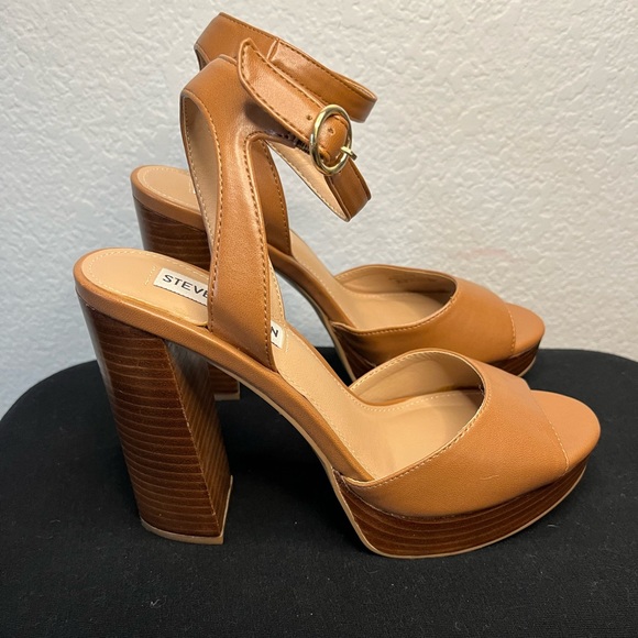 Cognac Steve Madden Platform Heels. - Picture 3 of 3